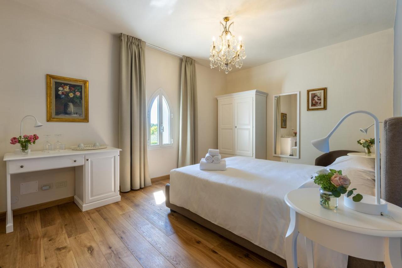 Ninfeo Dell' Arancera Bed & Breakfast Calci Bagian luar foto