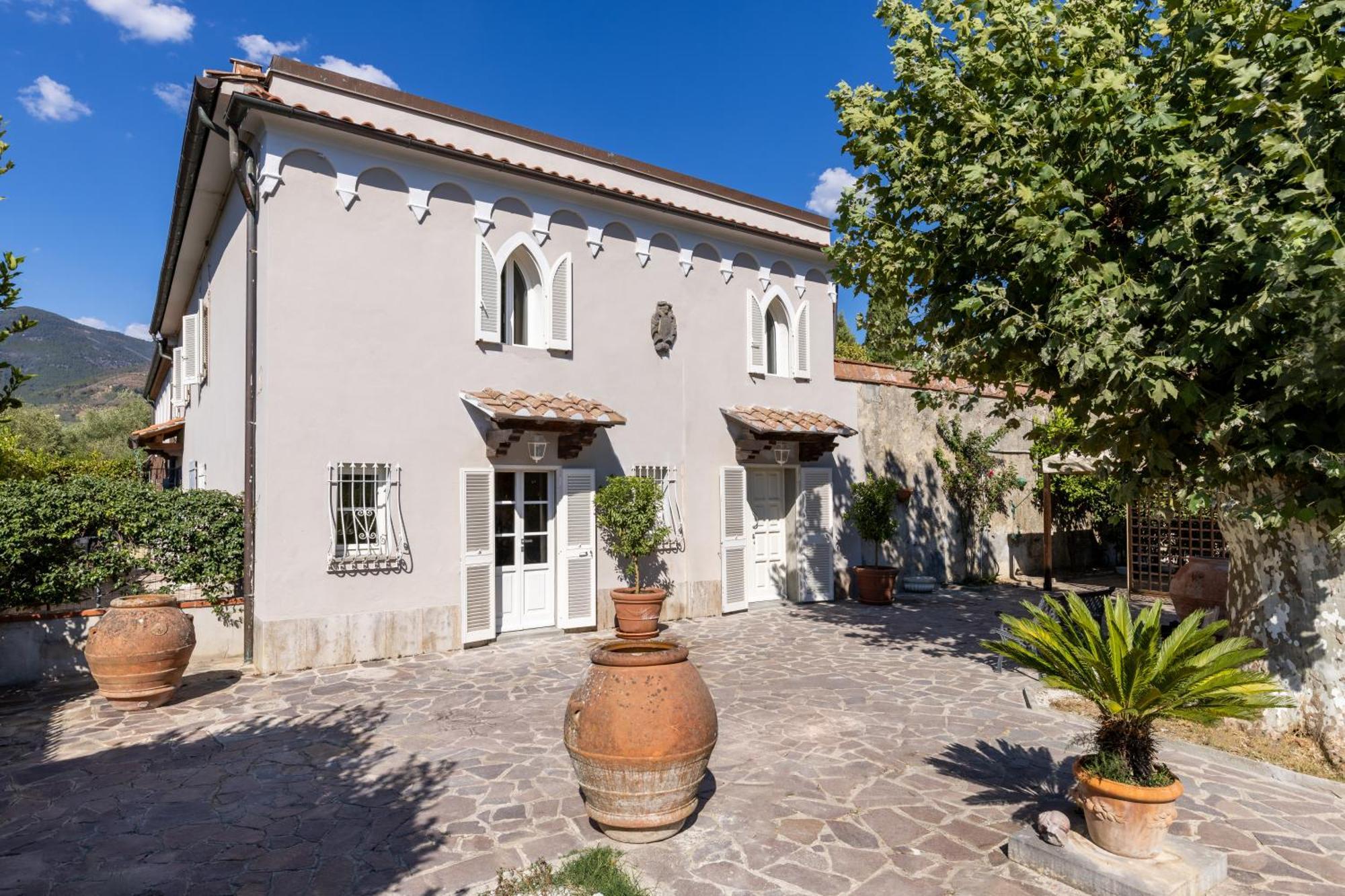 Ninfeo Dell' Arancera Bed & Breakfast Calci Bagian luar foto