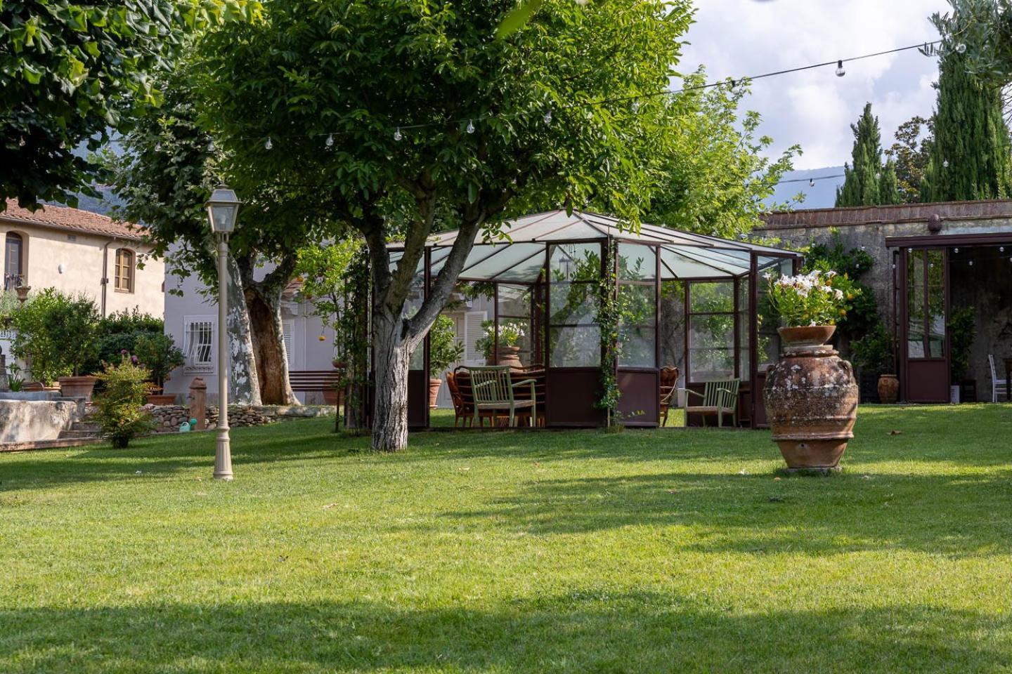 Ninfeo Dell' Arancera Bed & Breakfast Calci Bagian luar foto